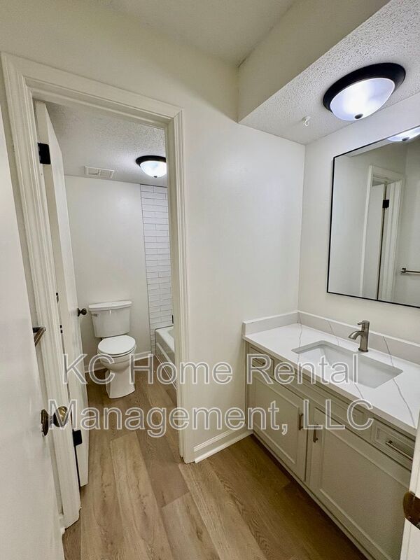 Building Photo - 10205 CedarBrooke Ln