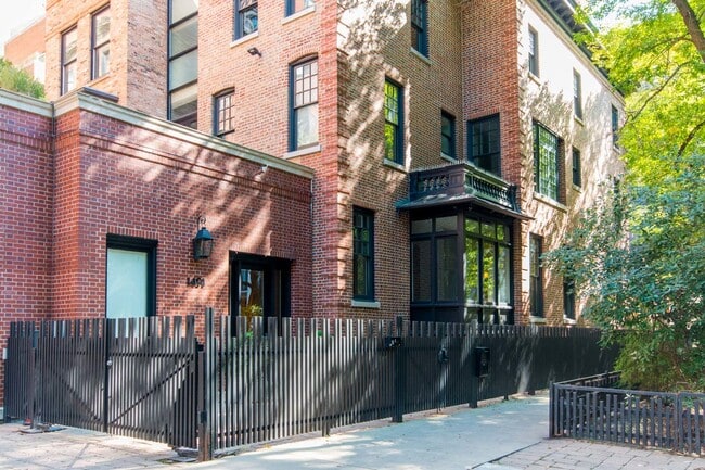 Building Photo - 36 E Schiller St