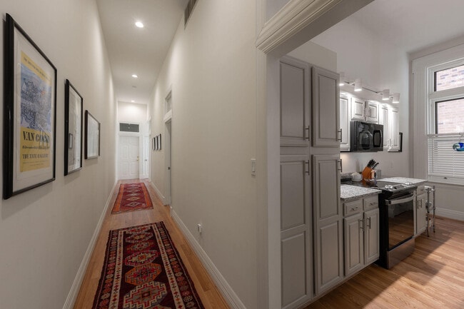 Building Photo - 225 Riverside Dr