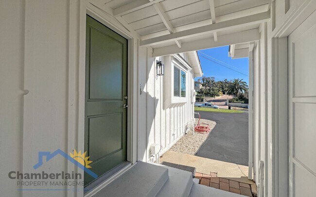 Building Photo - Spectacular View from this Single Story Home!