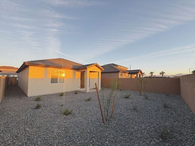 Building Photo - New 3 Bedroom 2 Bath Home at Western Gardens!