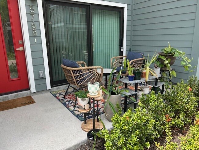 Building Photo - 2 bedroom / 2.5 bath new construction available now!