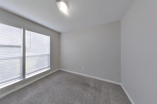 Building Photo - 18311 Autumn Trails Ln