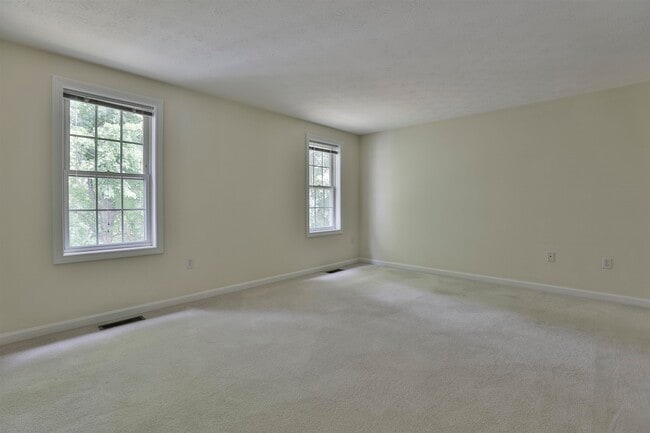 Building Photo - 4 Myopia Ln