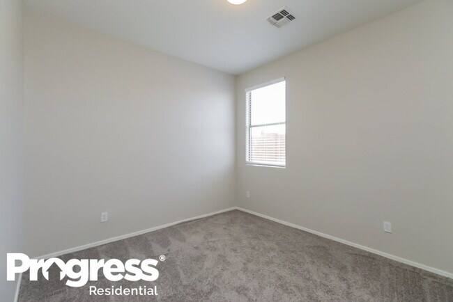 Building Photo - 7809 S 68th Dr