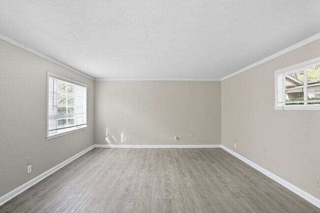 Building Photo - 1644 S Knoxville Ave