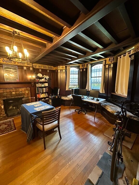 Building Photo - 335 Beacon St