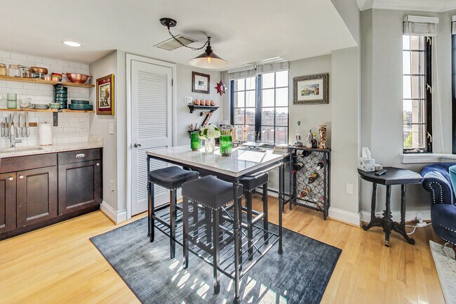 Building Photo - 1701 16th St NW