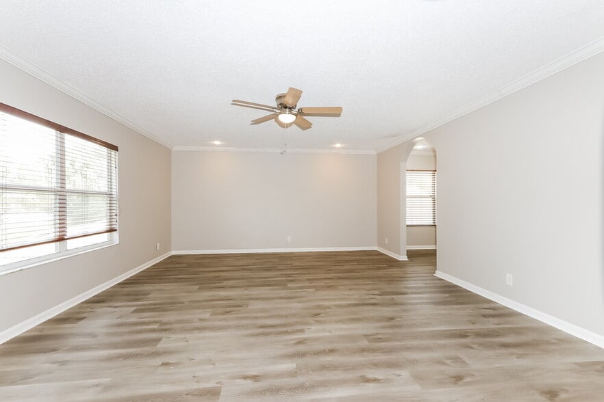 Building Photo - 6587 Rainwood Cove Ln