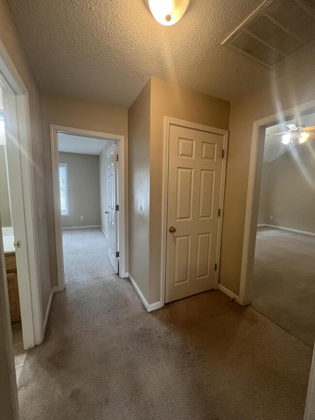 Building Photo - 4460 Maxie St