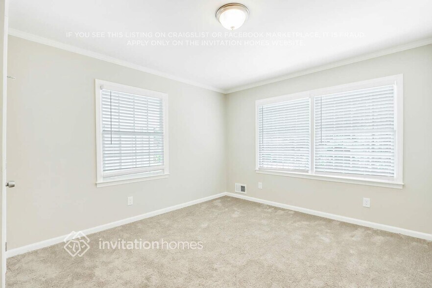 Building Photo - 1427 Drayton Woods Dr