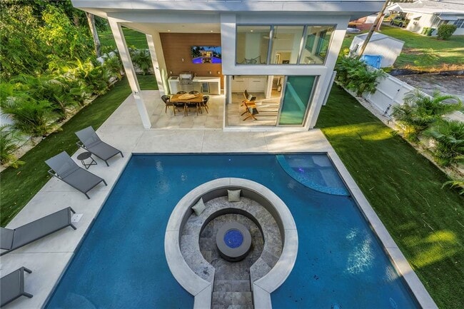 Building Photo - 2065 Goldenrod St