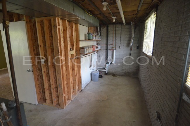 Building Photo - 321 Boyson Rd NE