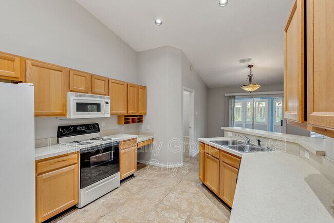 Building Photo - 12312 Harbor Winds Dr N