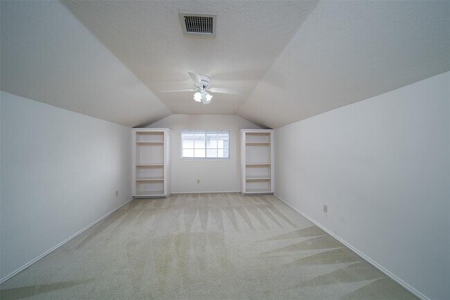 Building Photo - 427 Birch Hill Dr