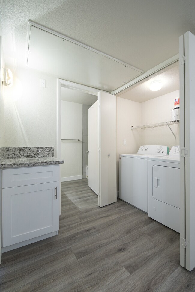 Building Photo - TOTALLY RENOVATED Summerlin Condo - Lake Mead/Buffalo * 2 Bedroom 2 Bath