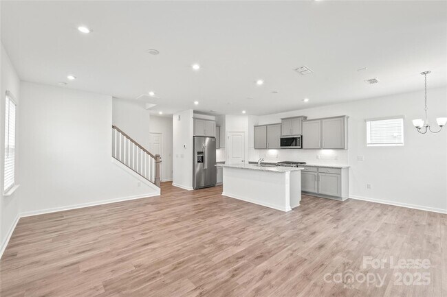 Building Photo - 15922 Parkside crossing Dr