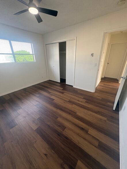 Building Photo - 533 Hyde Park Pl