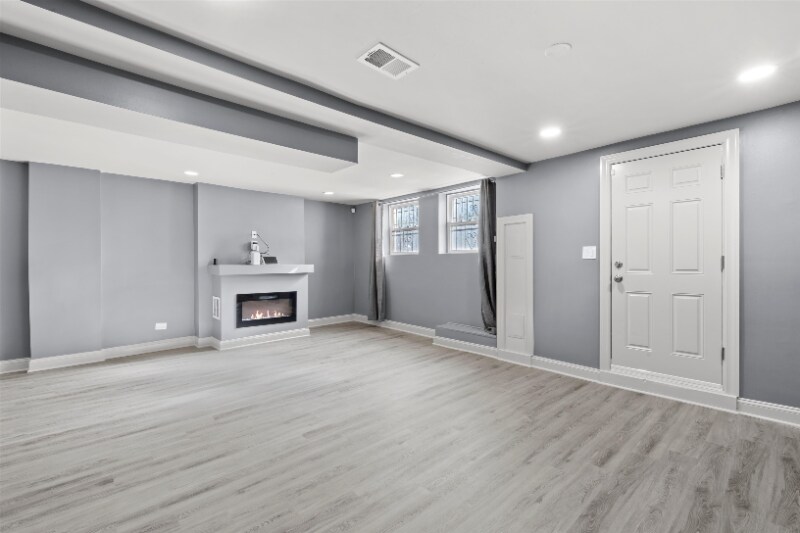 Building Photo - 4829 S St Lawrence Ave