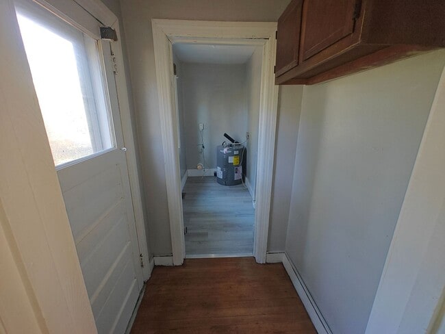 Building Photo - 2 bedroom home