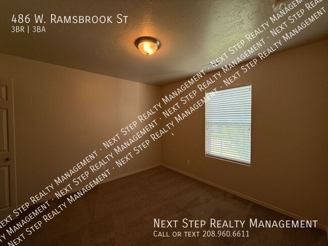 Building Photo - 486 W Ramsbrook St