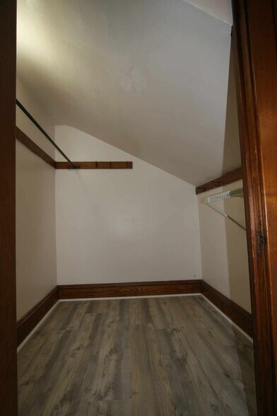 bedroom walk-in closet - 13842 Clifton Blvd