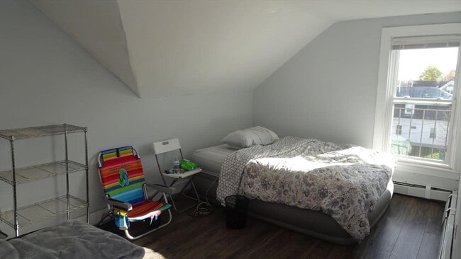 Building Photo - 100 Broad St