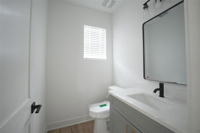 Building Photo - 48 Acacia Dr