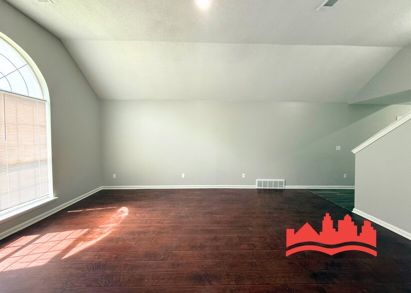 Building Photo - Welcome home!