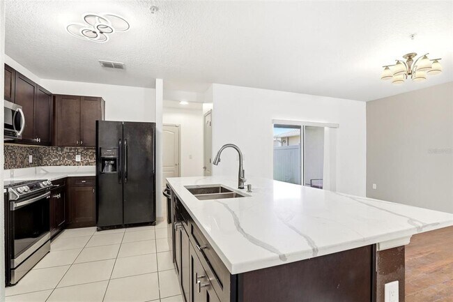 Building Photo - 4813 Apple Blossom Ln