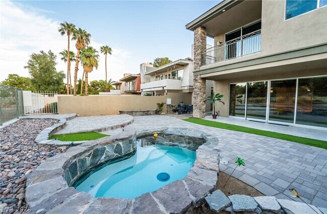 Building Photo - 980 Vegas Valley Dr