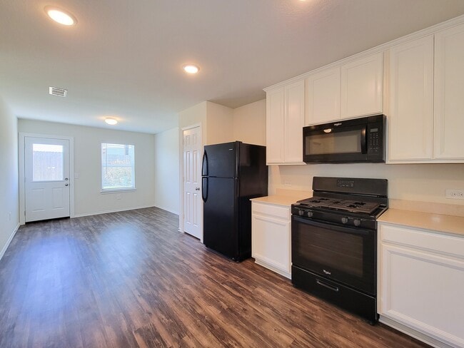 Building Photo - 5627 Savanna Pasture Rd