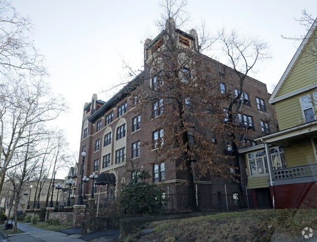 Primary Photo - 57 Chestnut St