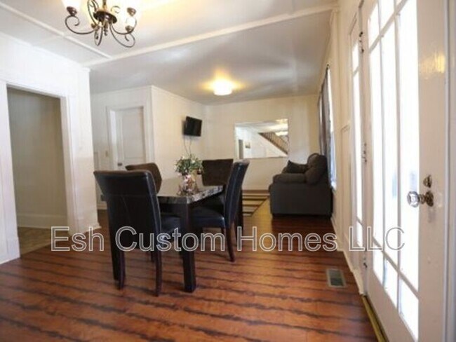 Primary Photo - 135 W 3rd St