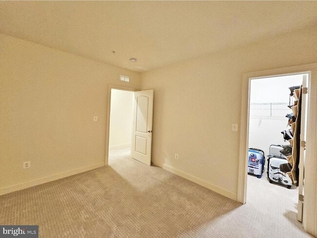 Building Photo - 3332 Burton Dr