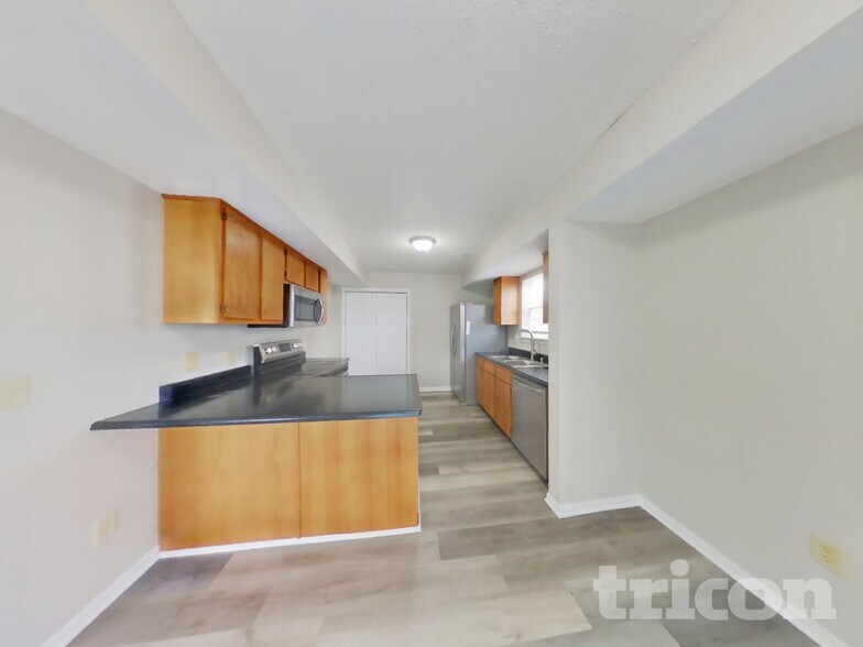 Building Photo - 4244 Village Trace Dr