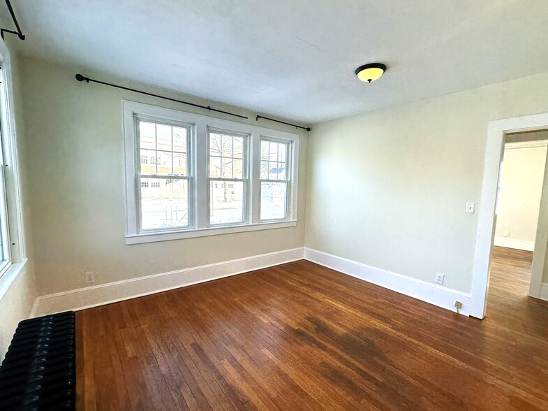 Living Room - 113 Birdsey Ave