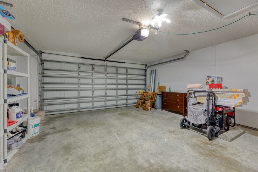 Building Photo - 4540 Bellaluna Dr