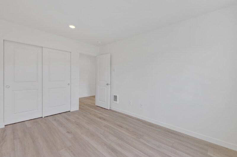 Building Photo - 4944 N Vassault St