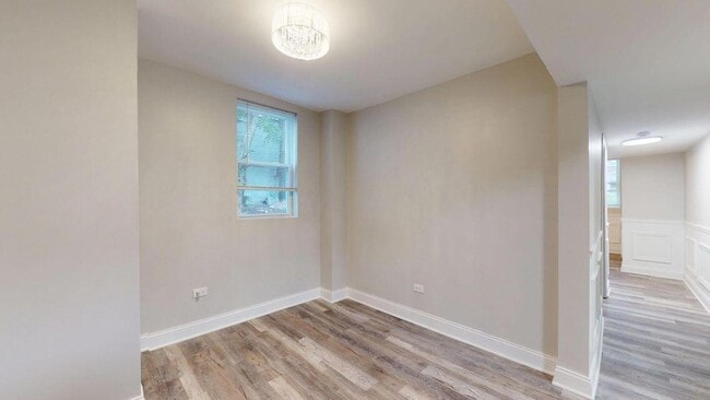 Building Photo - 1379 Roosevelt Pl