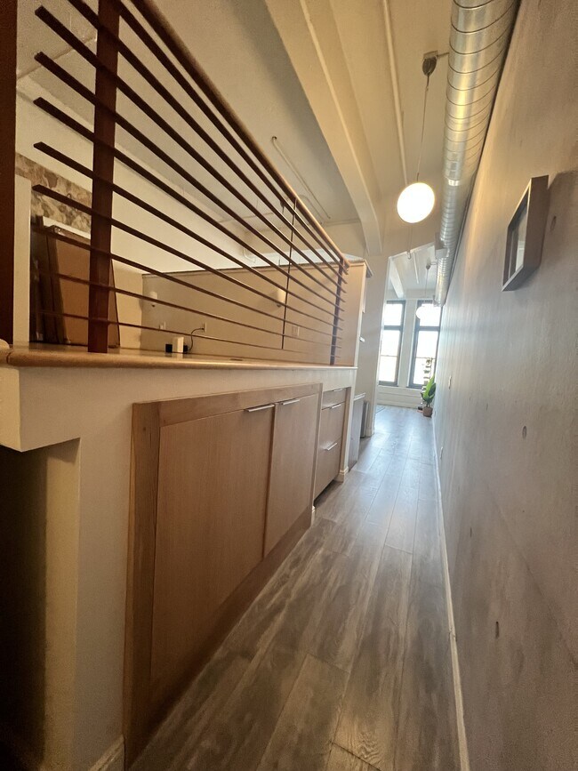 Building Photo - 163 W 200 S