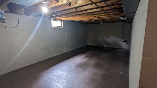 Building Photo - 1264 Flower Ave