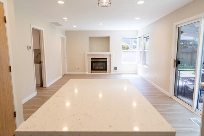 Building Photo - 4Bd/3.5Ba Mill Creek House