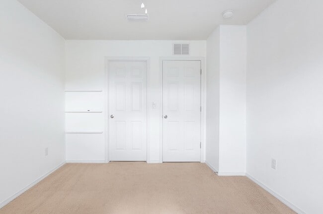 Building Photo - Magnolia Park - Convenient Location