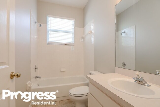 Building Photo - 28147 Brokenmead Path