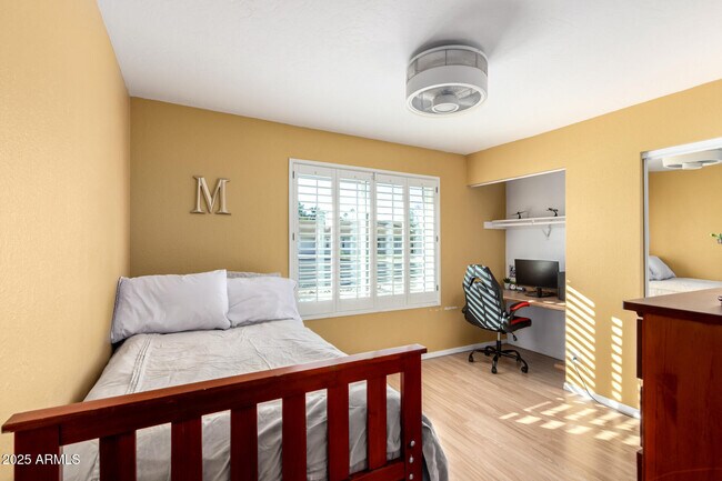 Building Photo - 2739 S Emerson Cir