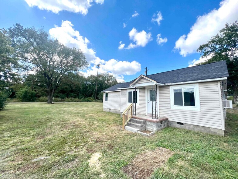 Primary Photo - 400 Atlantic Ave