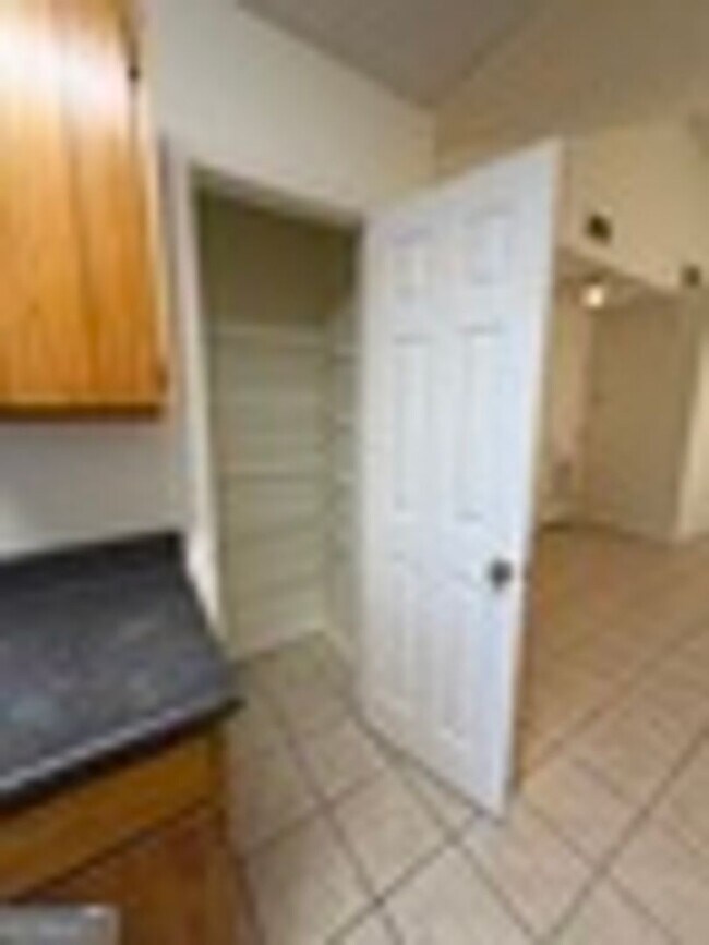 Building Photo - 444 Admiral's Walk Dr