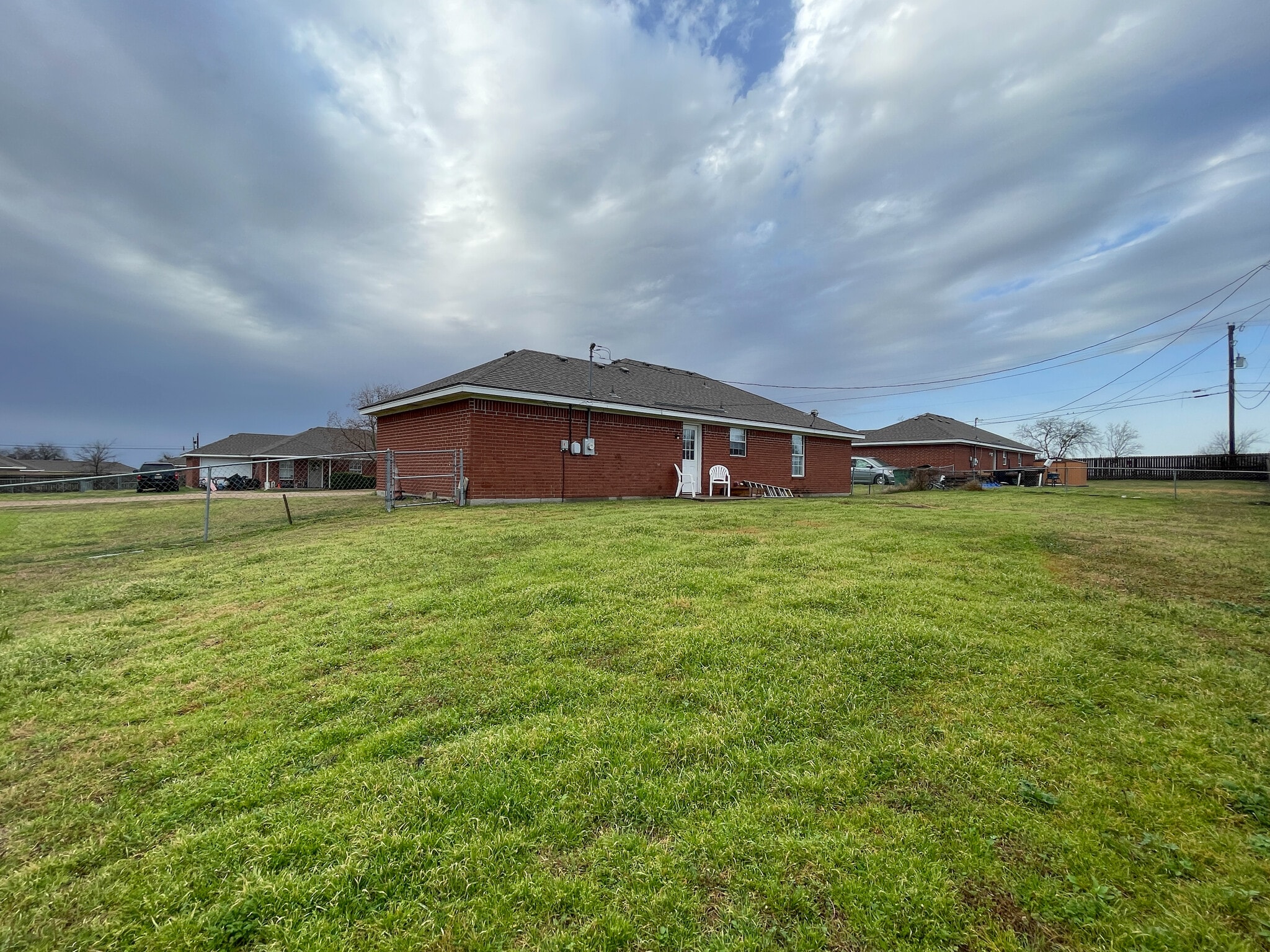 Building Photo - 145 Spring Water Ln