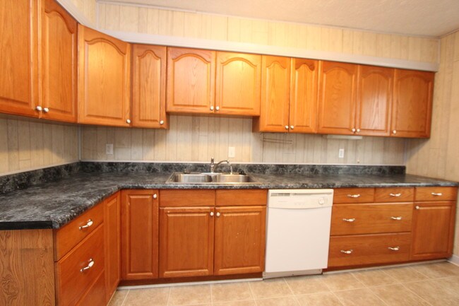 Building Photo - 1430 Sherman St SE